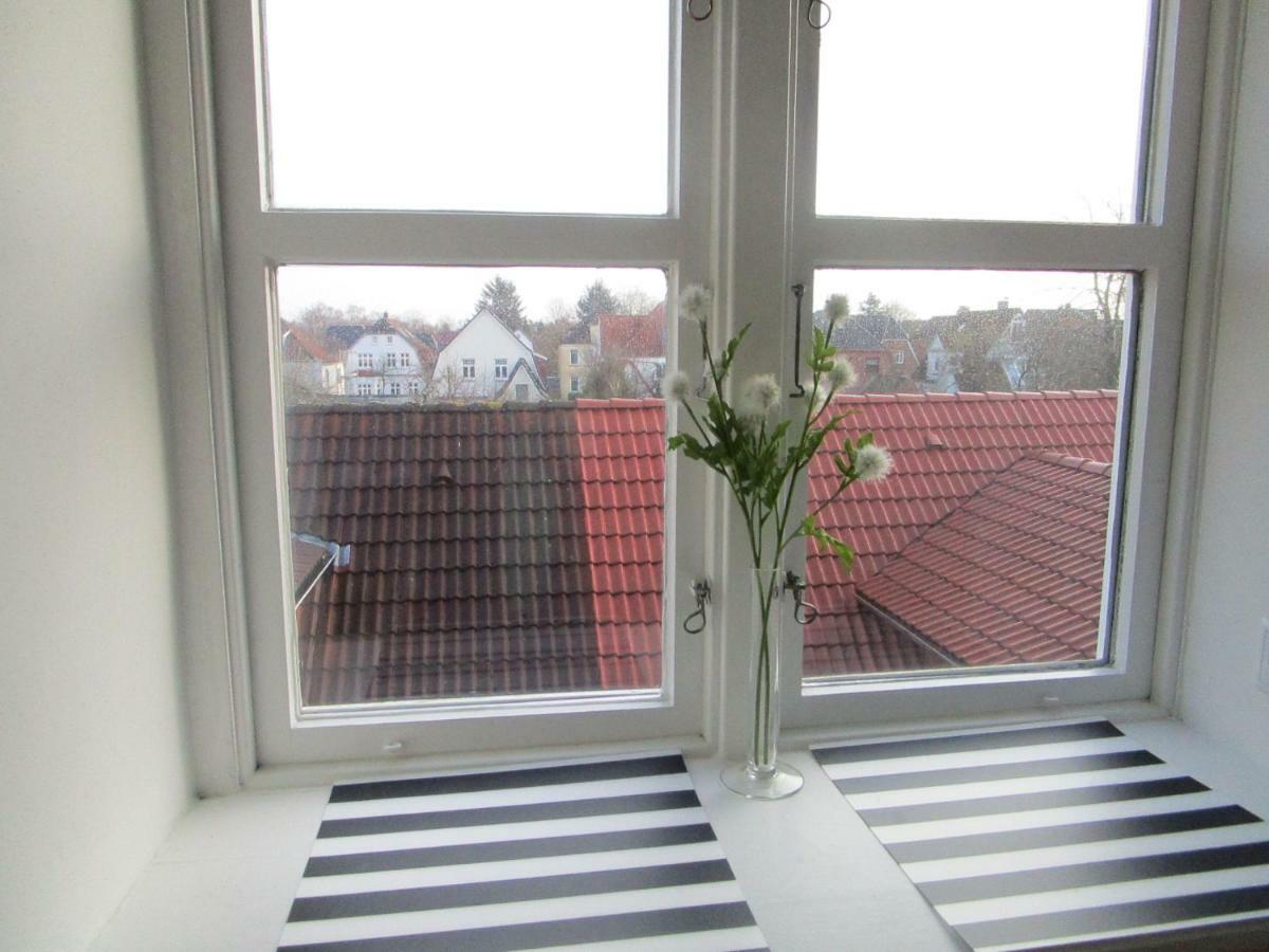 Ferienwohnungen Hebbel Husum  Exterior foto
